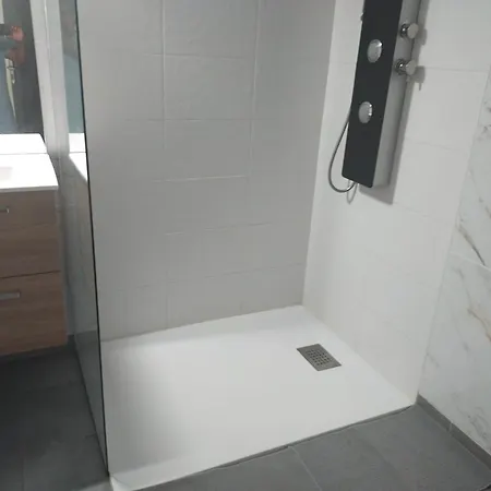 Maison Neuve , 3 Chambres, Proche Commodites, Cloturee, Climatisation, Terrasse