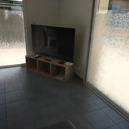 Maison Neuve , 3 Chambres, Proche Commodites, Cloturee, Climatisation, Terrasse *