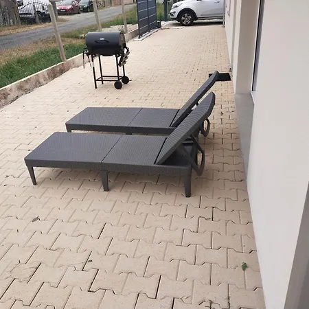 Maison Neuve , 3 Chambres, Proche Commodites, Cloturee, Climatisation, Terrasse