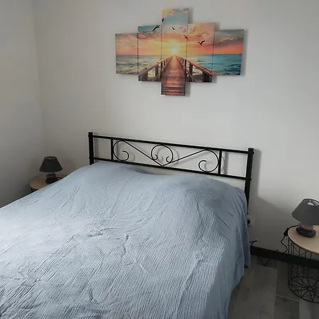 Maison Neuve , 3 Chambres, Proche Commodites, Cloturee, Climatisation, Terrasse 別荘 オータン