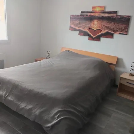 Vakantiehuis Maison Neuve , 3 Chambres, Proche Commodites, Cloturee, Climatisation, Terrasse