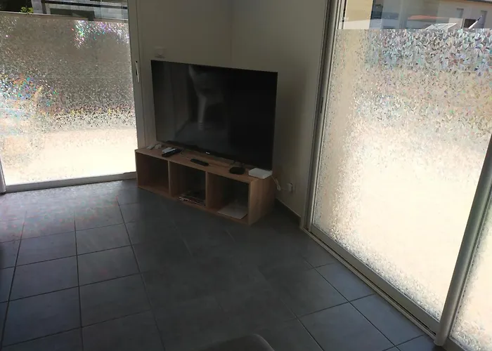 Maison Neuve , 3 Chambres, Proche Commodités, Clôturée, Climatisation, Terrasse *