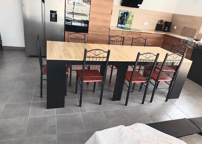 Maison Neuve , 3 Chambres, Proche Commodites, Cloturee, Climatisation, Terrasse Semesterbostad