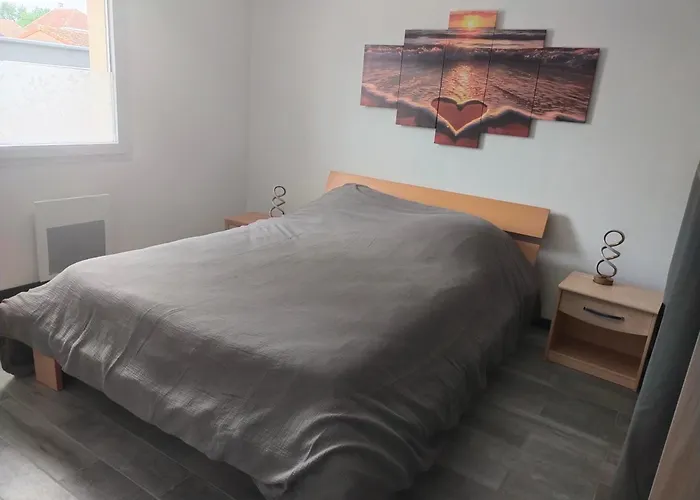 Semesterbostad Maison Neuve , 3 Chambres, Proche Commodites, Cloturee, Climatisation, Terrasse