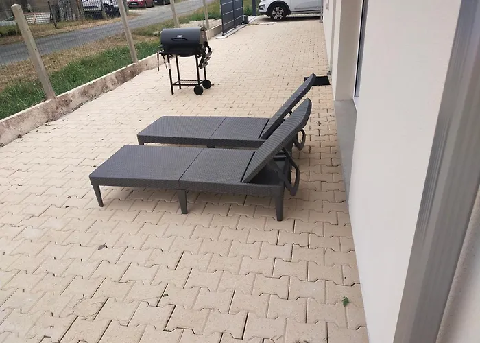 Maison Neuve , 3 Chambres, Proche Commodites, Cloturee, Climatisation, Terrasse