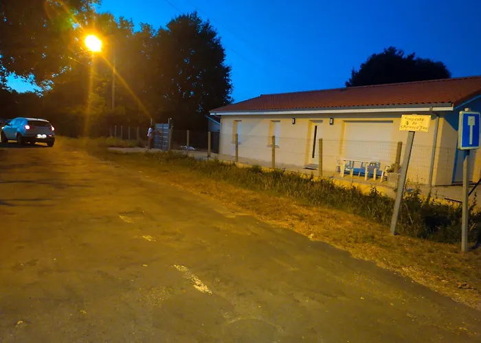 Maison Neuve , 3 Chambres, Proche Commodités, Clôturée, Climatisation, Terrasse